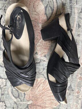 Earthies Black Leather Sandals Womens 9.5B Comfort Block Heel Strappy